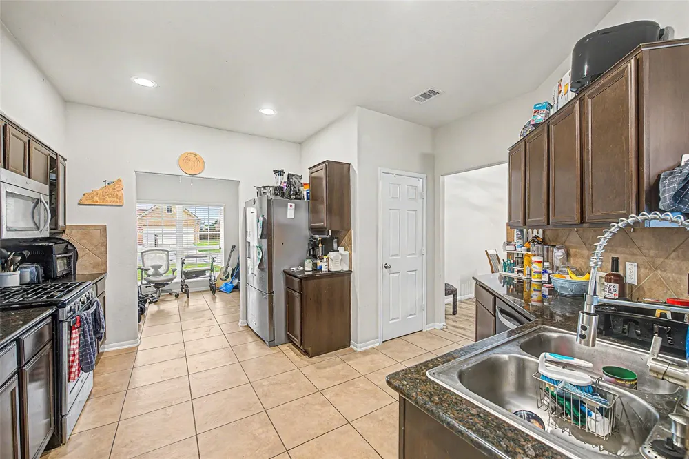 5006 Forest Hurst Glen Spring, TX 77373