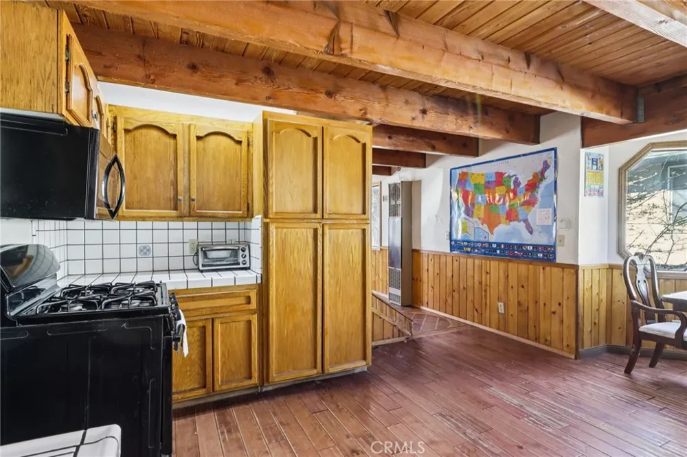 105 E Meadow Lane Big Bear City, CA 92314