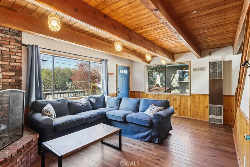 105 E Meadow Lane Big Bear City, CA 92314