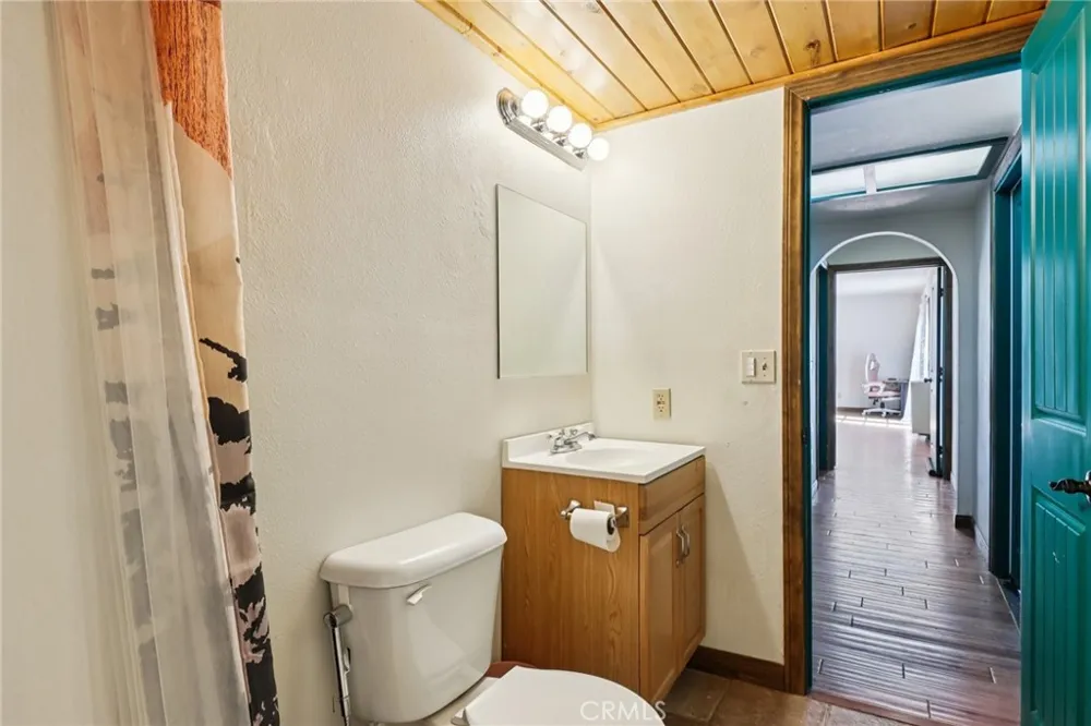 105 E Meadow Lane Big Bear City, CA 92314