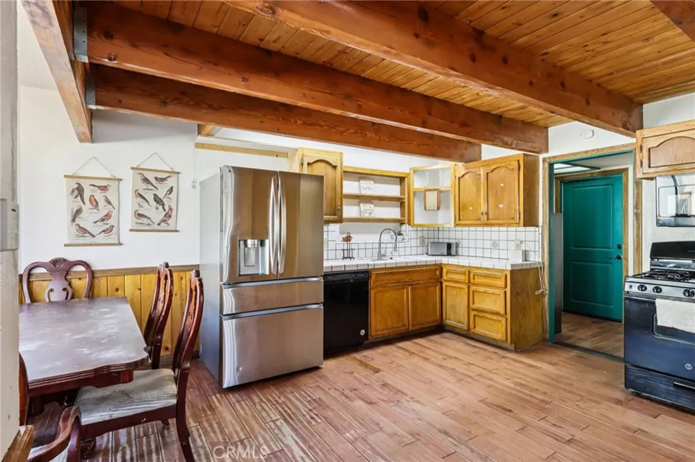 105 E Meadow Lane Big Bear City, CA 92314