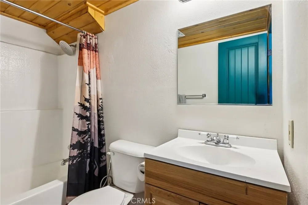 105 E Meadow Lane Big Bear City, CA 92314