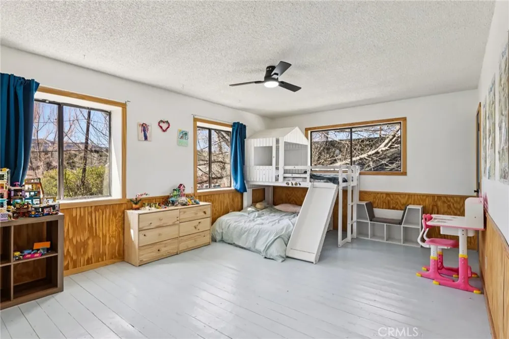 105 E Meadow Lane Big Bear City, CA 92314