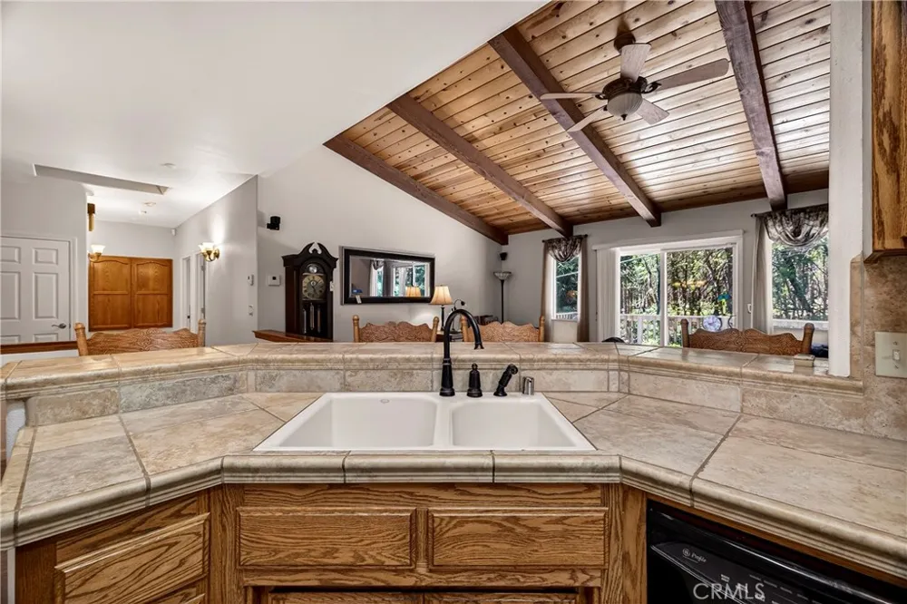 14847 Crescent Magalia, CA 95954