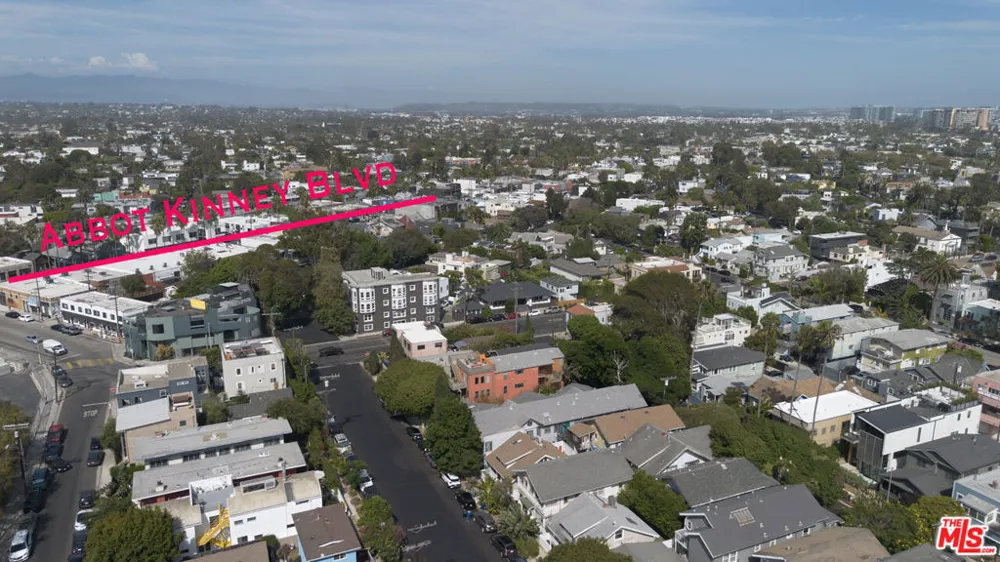 229 San Juan Avenue Los Angeles, CA 90291