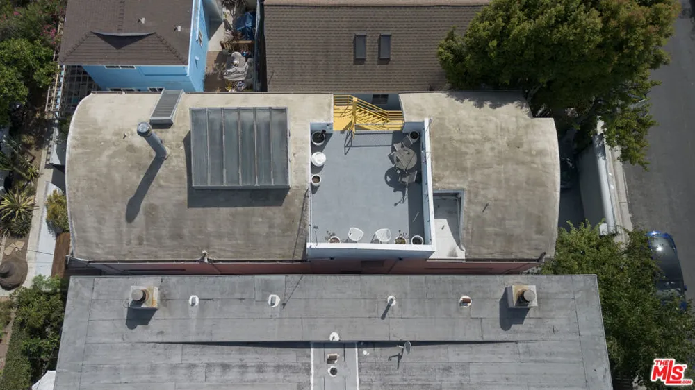 229 San Juan Avenue Los Angeles, CA 90291
