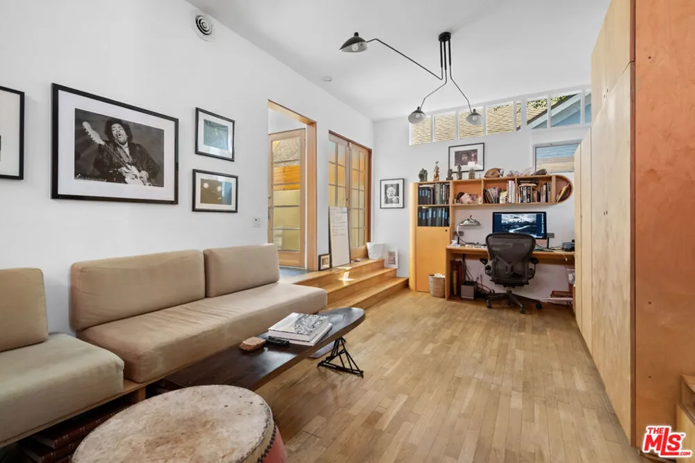 229 San Juan Avenue Los Angeles, CA 90291