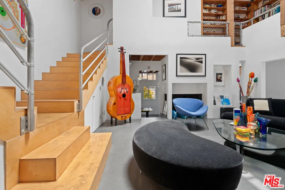 229 San Juan Avenue Los Angeles, CA 90291