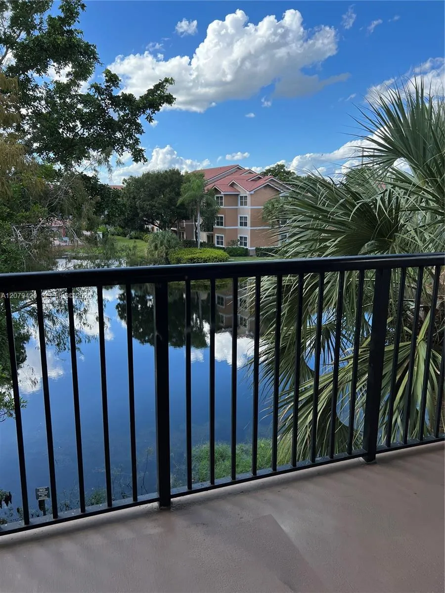 8721 Wiles Rd #306 Coral Springs, FL 33067