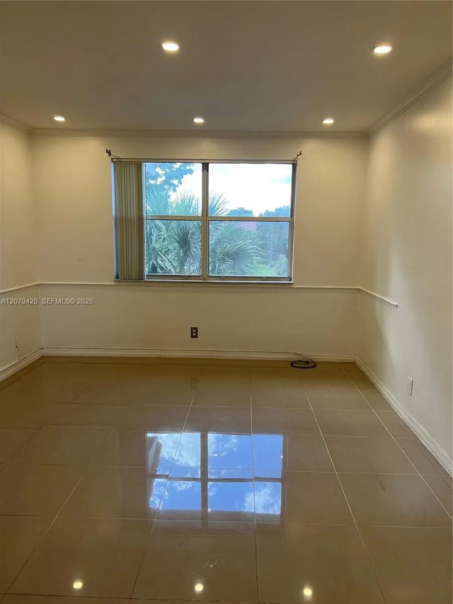 8721 Wiles Rd #306 Coral Springs, FL 33067