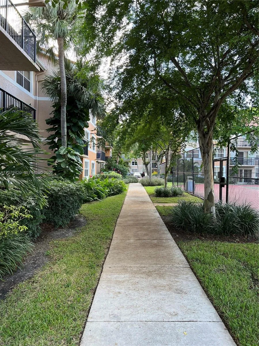 8721 Wiles Rd #306 Coral Springs, FL 33067