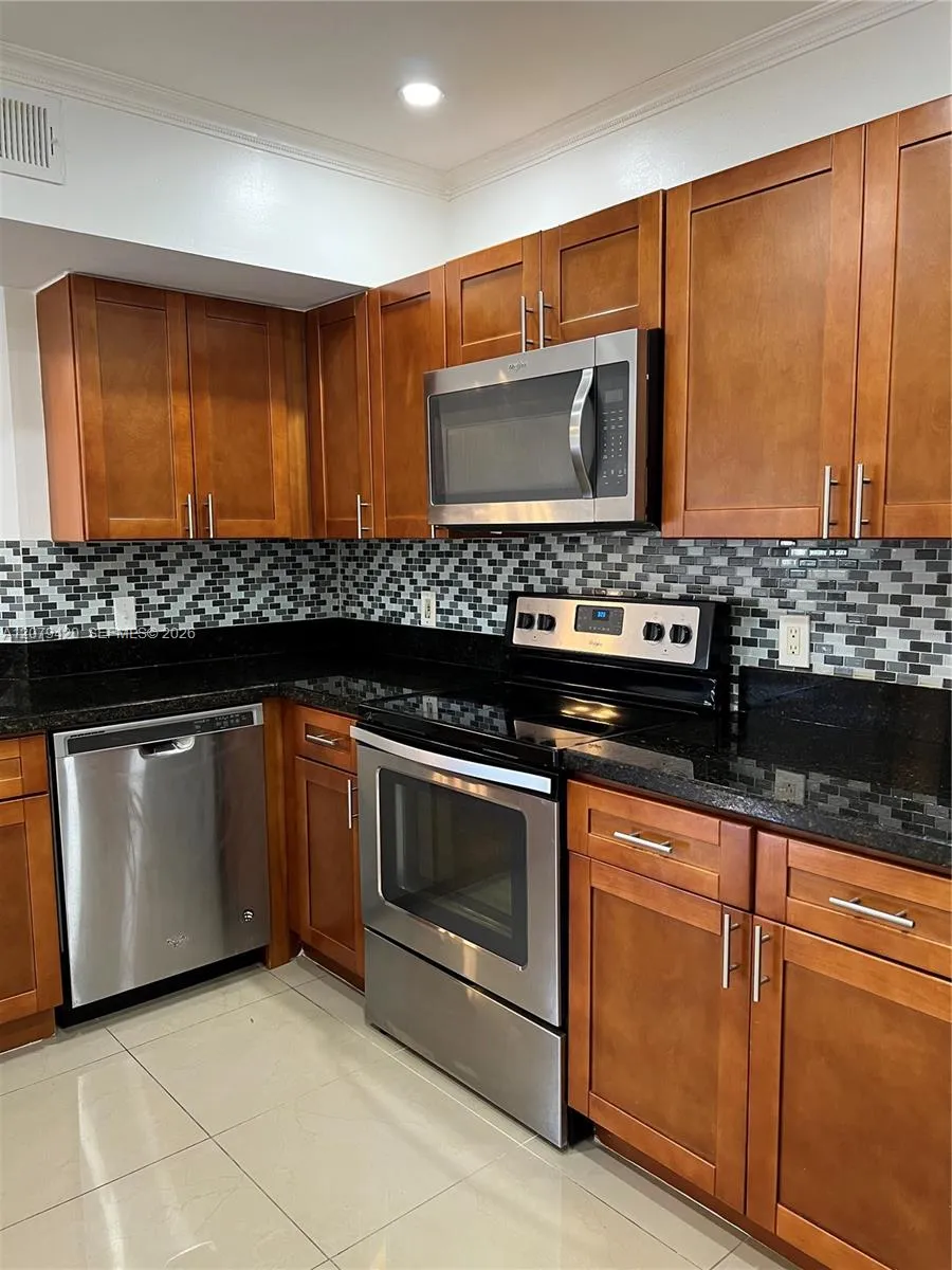 8721 Wiles Rd #306 Coral Springs, FL 33067