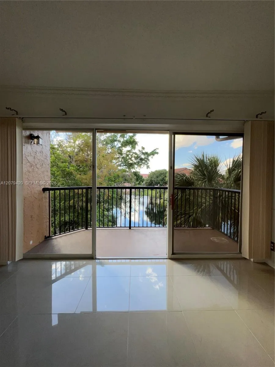 8721 Wiles Rd #306 Coral Springs, FL 33067