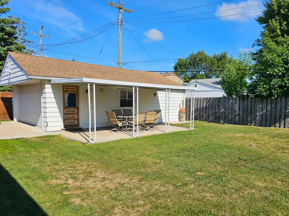 22425 Louise Street Saint Clair Shores, MI 48081