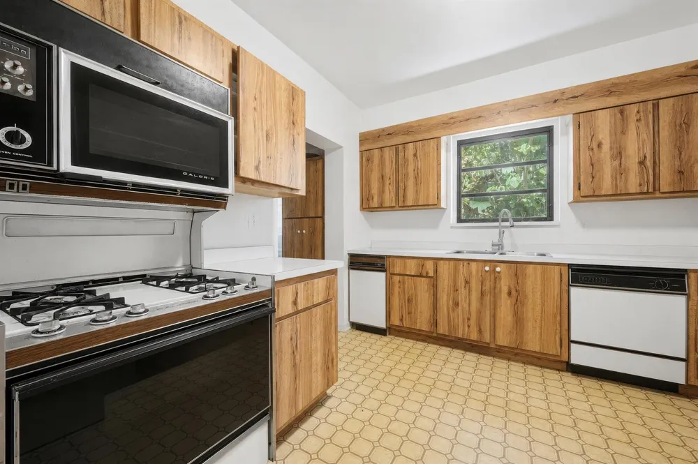 3700 Harlano Street Coral Gables, FL 33134