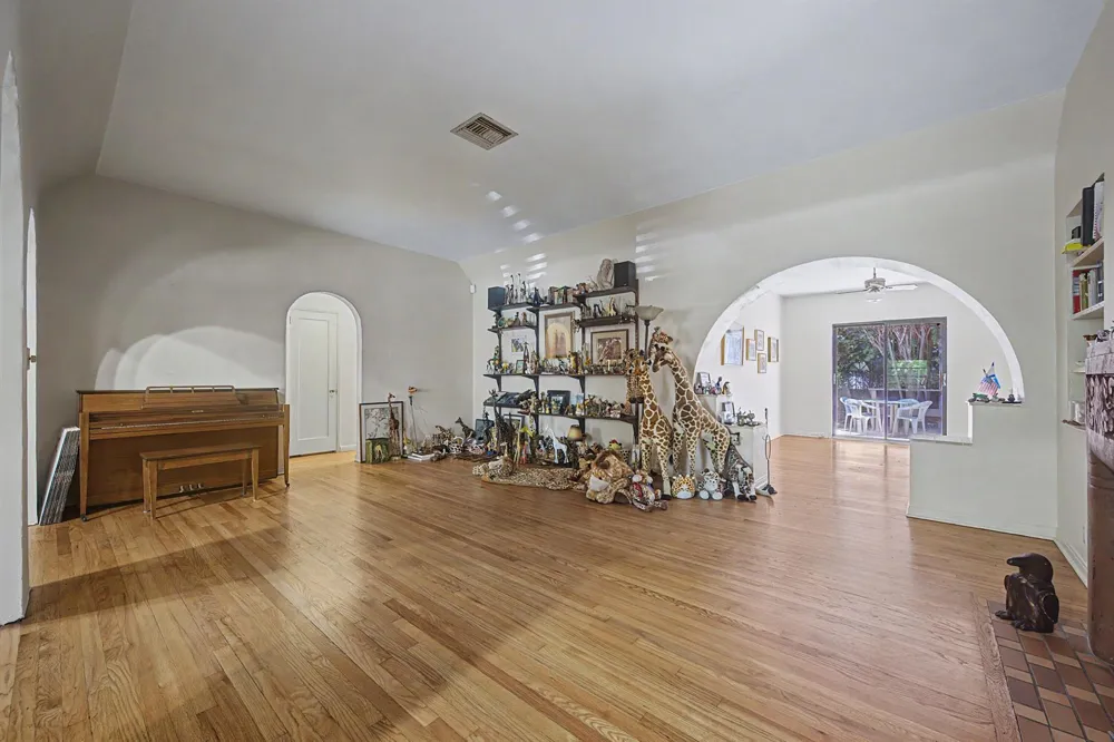3700 Harlano Street Coral Gables, FL 33134