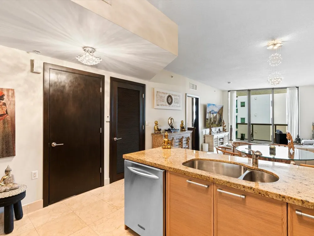 16275 Collins Avenue ##2403 Sunny Isles Beach, FL 33160