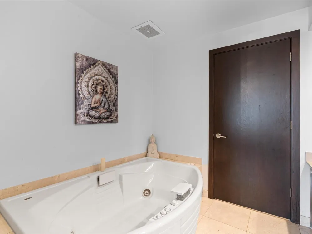 16275 Collins Avenue ##2403 Sunny Isles Beach, FL 33160