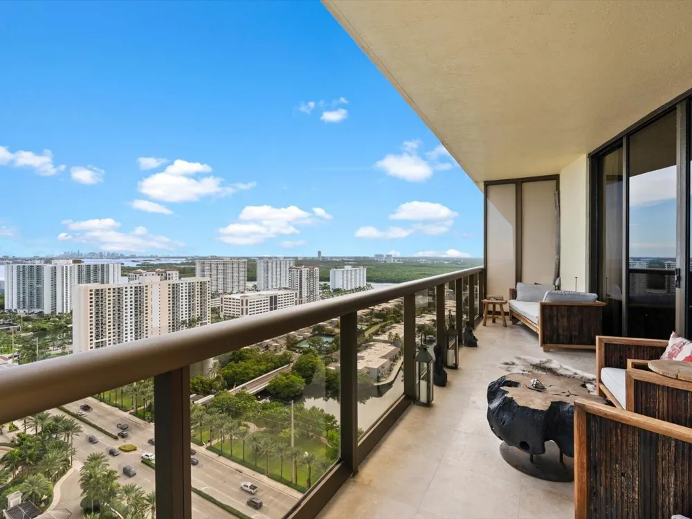 16275 Collins Avenue ##2403 Sunny Isles Beach, FL 33160