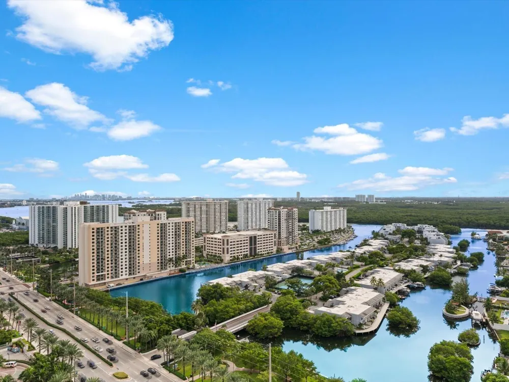 16275 Collins Avenue ##2403 Sunny Isles Beach, FL 33160