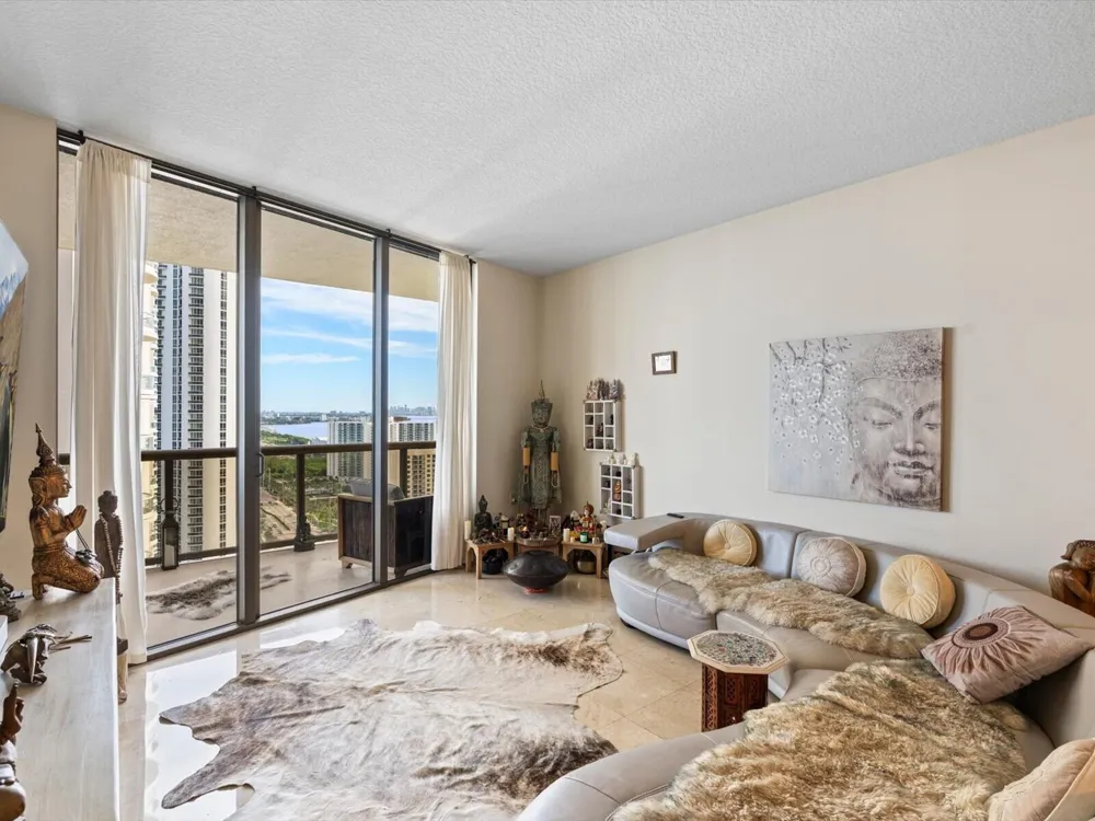 16275 Collins Avenue ##2403 Sunny Isles Beach, FL 33160