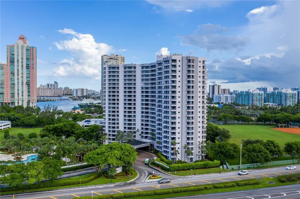3300 NE 191st St #1615 Aventura, FL 33180