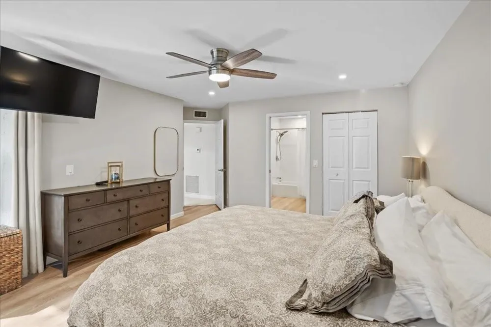 5670 Coach House Circle #B Boca Raton, FL 33486