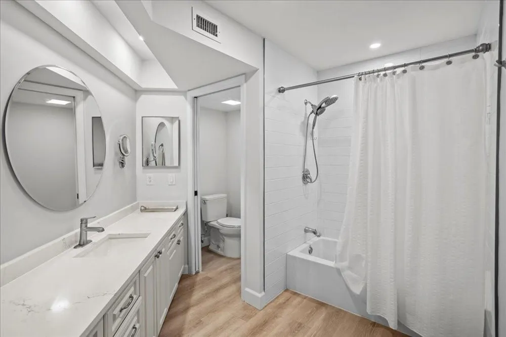 5670 Coach House Circle #B Boca Raton, FL 33486