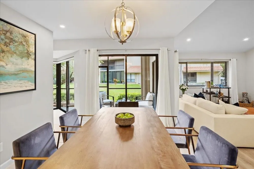 5670 Coach House Circle #B Boca Raton, FL 33486
