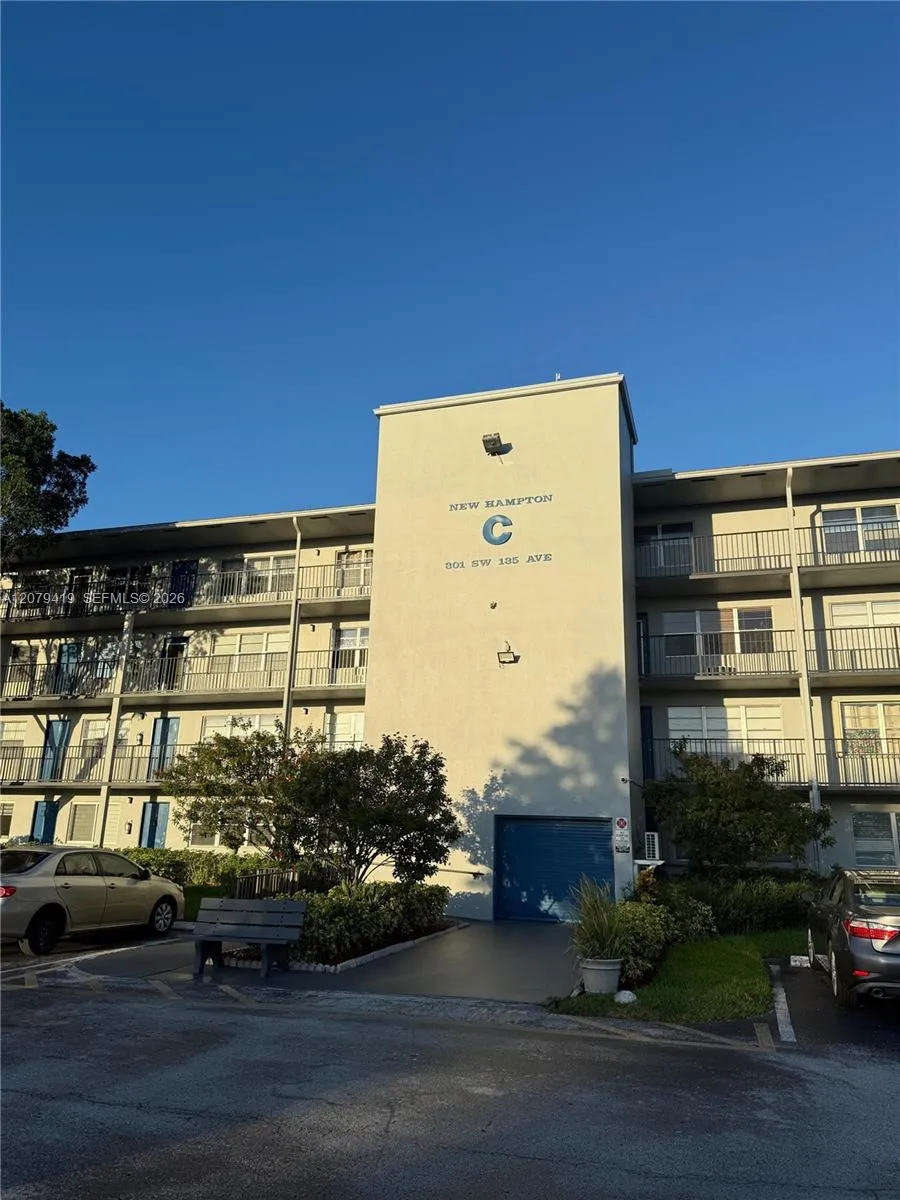 301 SW 135th Ave #402C Pembroke Pines, FL 33027