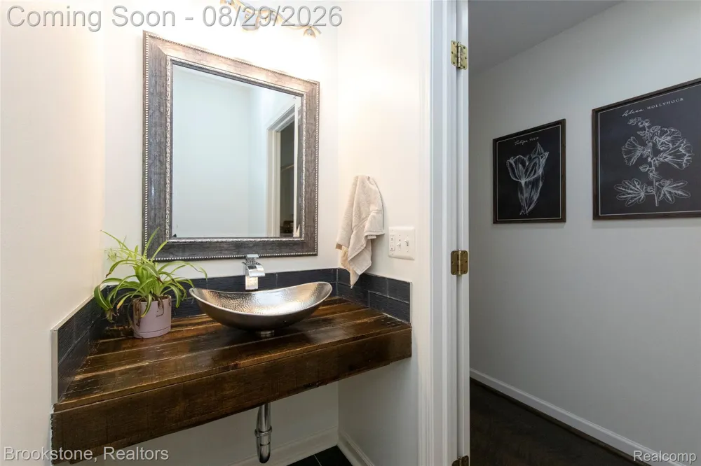 6825 CRANVILLE Independence Charter Township, MI 48348