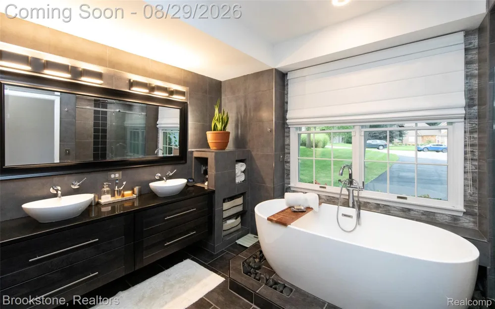 6825 CRANVILLE Independence Charter Township, MI 48348