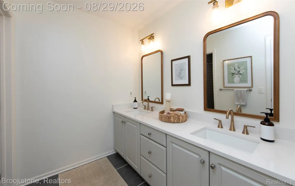 6825 CRANVILLE Independence Charter Township, MI 48348