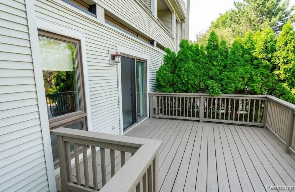 716 Eton Court Rochester City, MI 48307