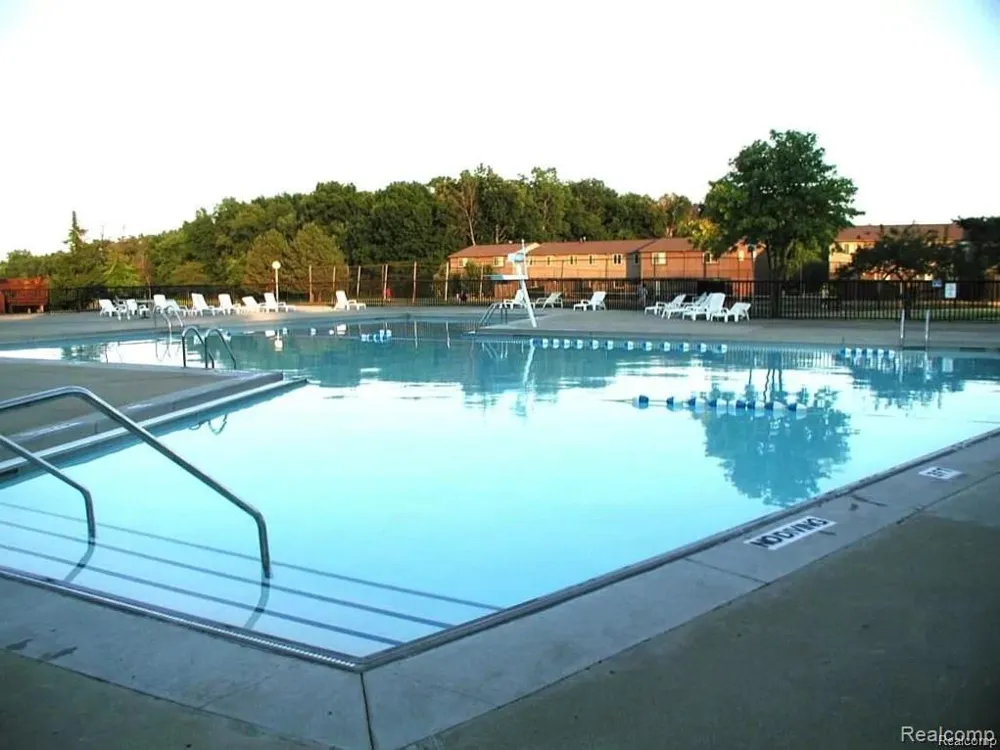 716 Eton Court Rochester City, MI 48307