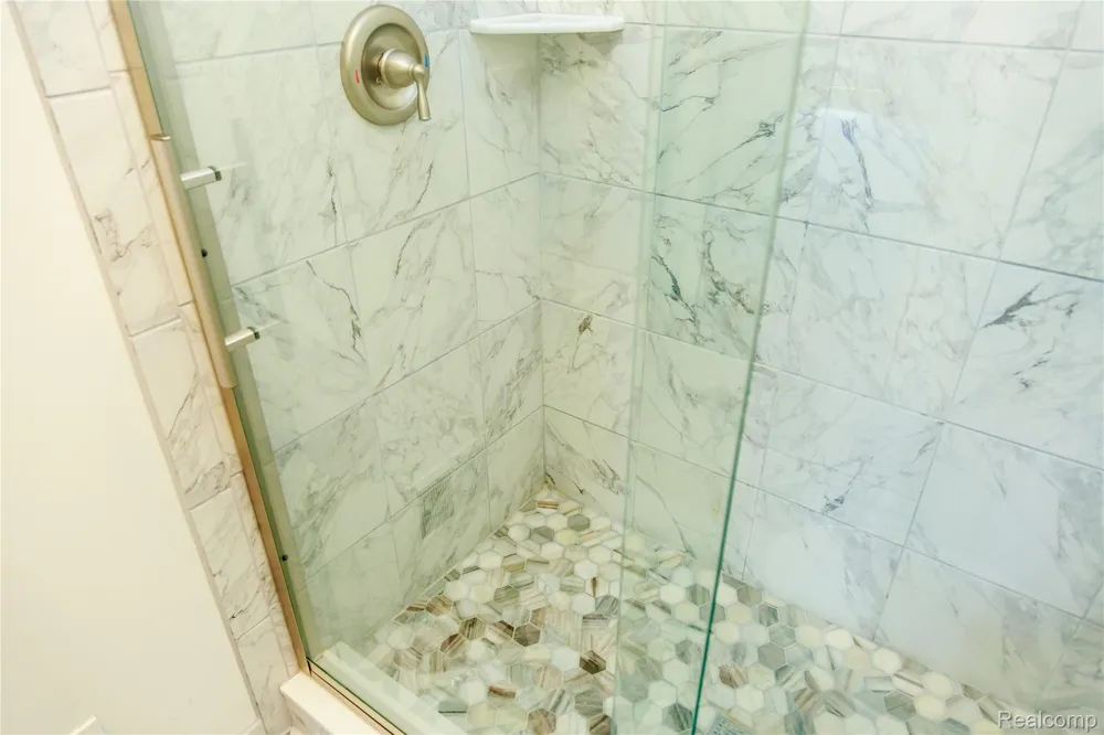 716 Eton Court Rochester City, MI 48307