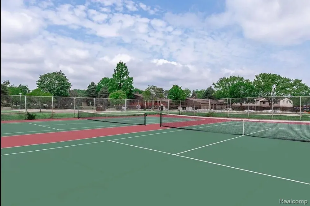 716 Eton Court Rochester City, MI 48307