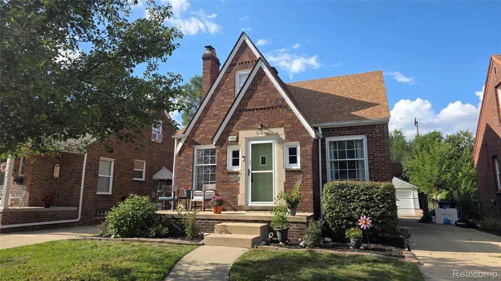 918 New York Avenue Lincoln Park City, MI 48146