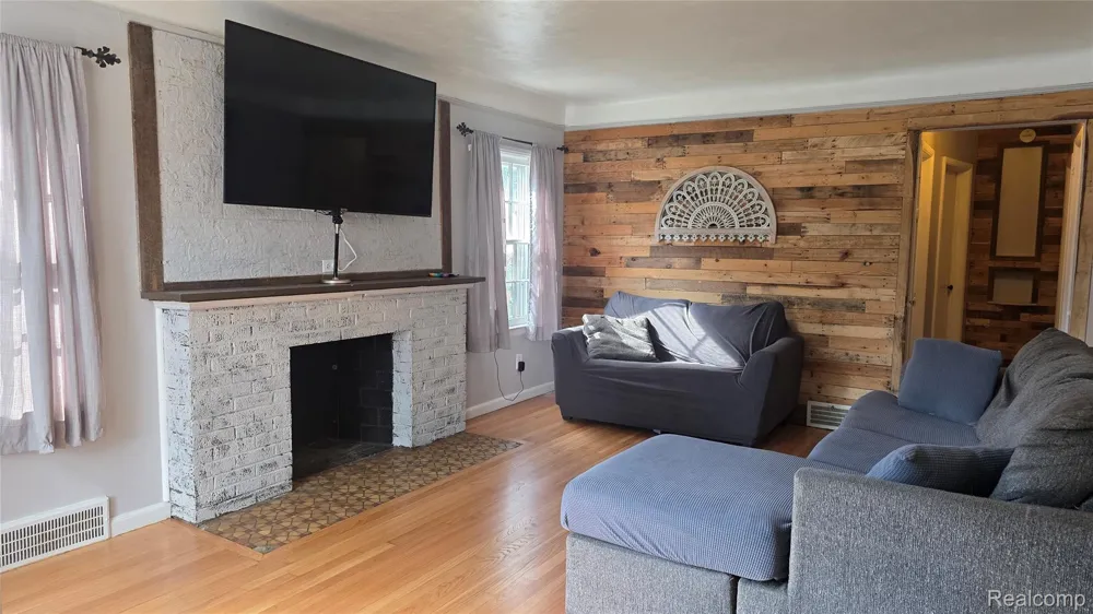 918 New York Avenue Lincoln Park City, MI 48146