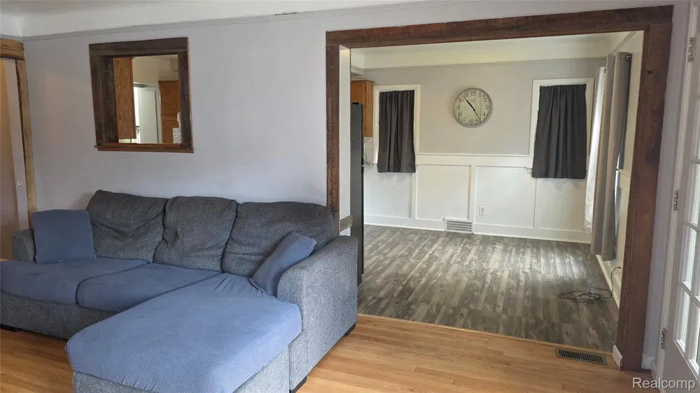 918 New York Avenue Lincoln Park City, MI 48146
