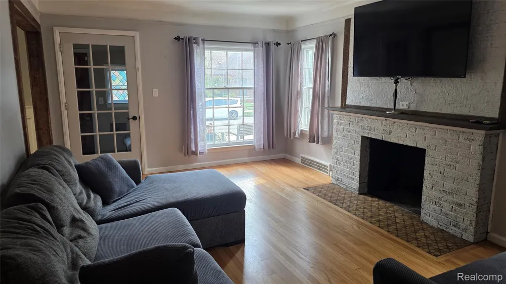 918 New York Avenue Lincoln Park City, MI 48146