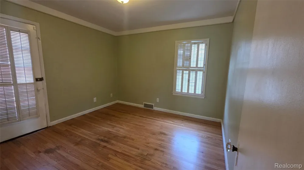 918 New York Avenue Lincoln Park City, MI 48146