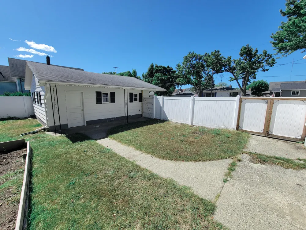 703 Hopkins Street Manistee City, MI 49660