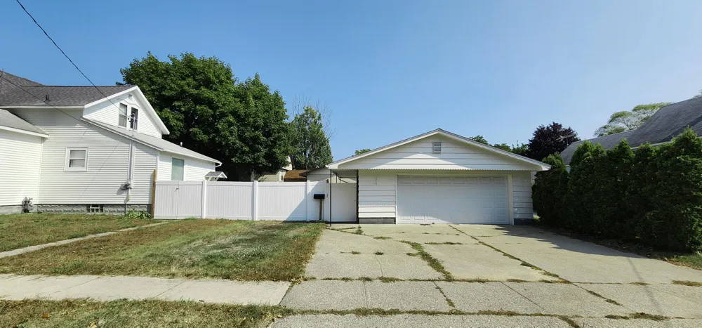 703 Hopkins Street Manistee City, MI 49660