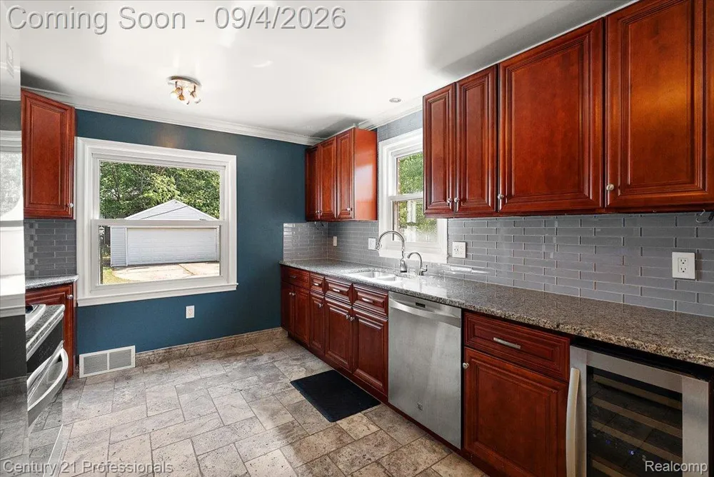 607 Lawson Street Royal Oak City, MI 48067