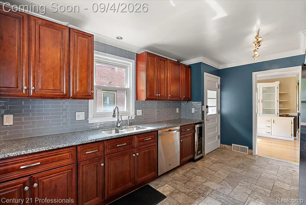 607 Lawson Street Royal Oak City, MI 48067