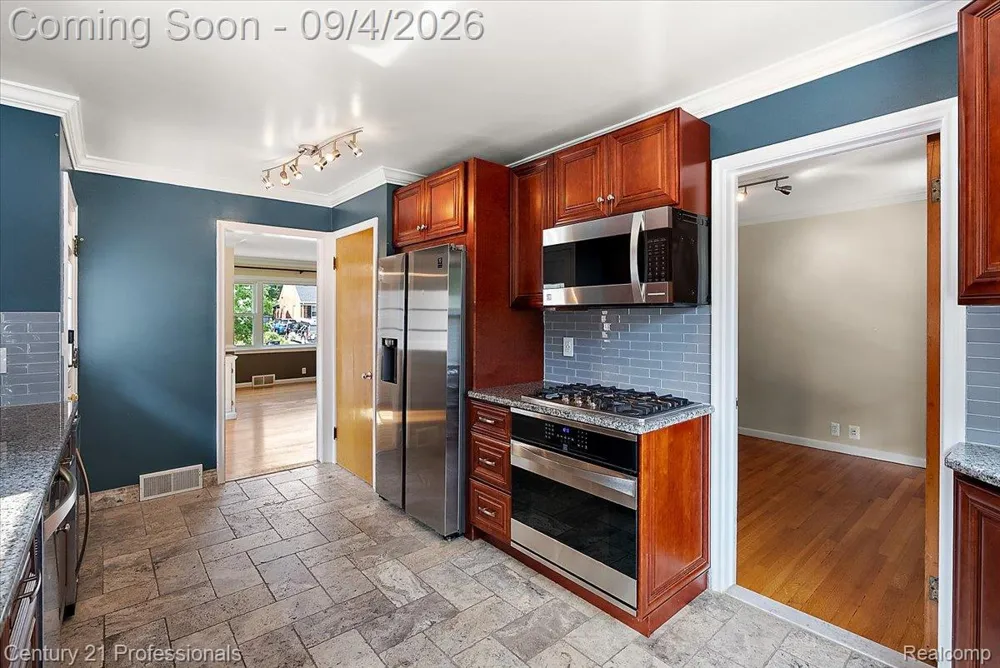 607 Lawson Street Royal Oak City, MI 48067