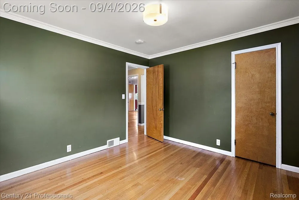 607 Lawson Street Royal Oak City, MI 48067