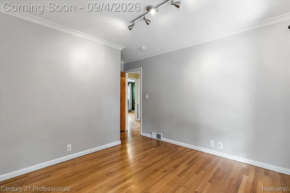 607 Lawson Street Royal Oak City, MI 48067