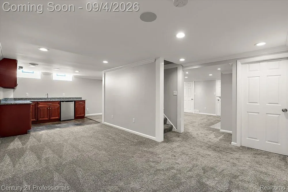 607 Lawson Street Royal Oak City, MI 48067
